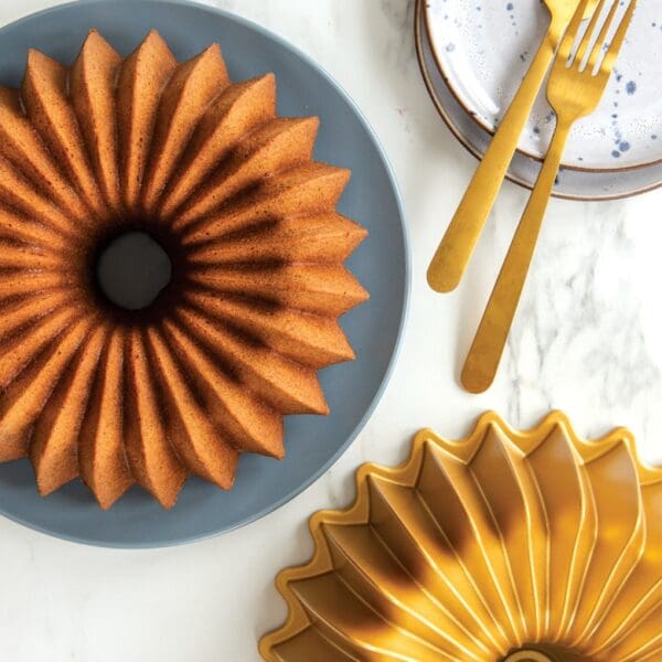 Nordicware Brilliance Bundt Pan - Image 2