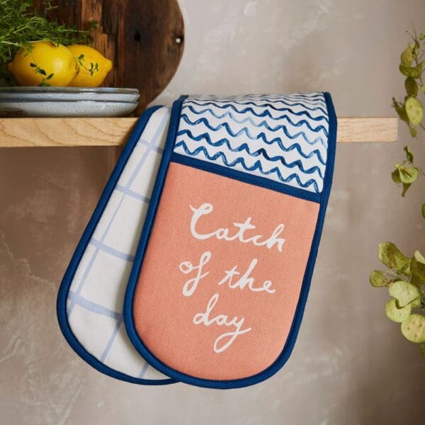 Ulster Weavers Double Oven Gloves - Catch of the Day - Image 2