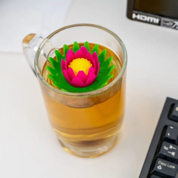 Kikkerland Lotus Tea Infuser - Image 3